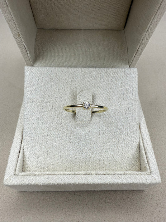 KAN0025A - Anillo Fino Diamante 9k